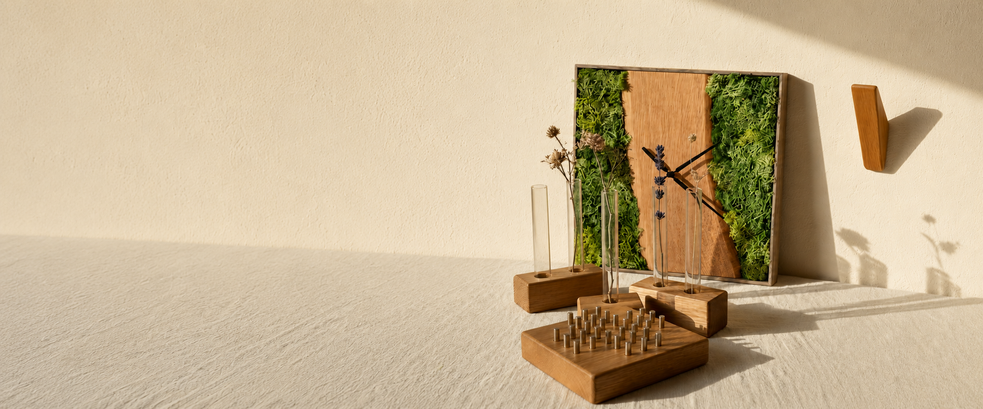 Heroimage-Solitaere-vase-kleiderhaken-kh3e-wume-wanduhr-gross