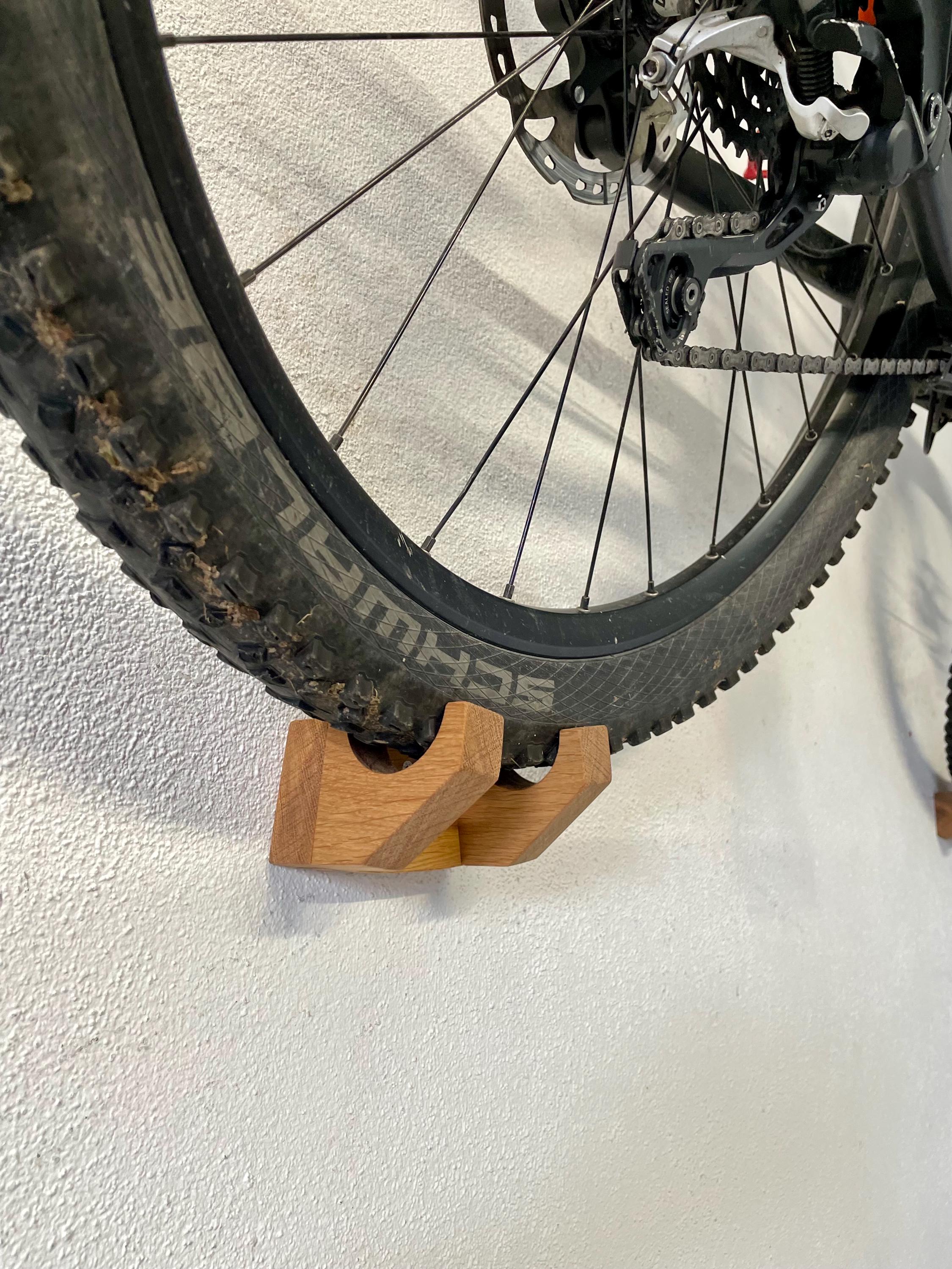 Fahrradhalterung aus Eiche handgefertigt - Holzatelier TheobaldHolzatelier Theobald