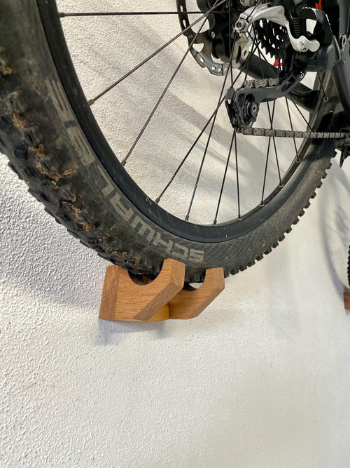 Fahrradhalterung aus Eiche handgefertigt - Holzatelier TheobaldHolzatelier Theobald