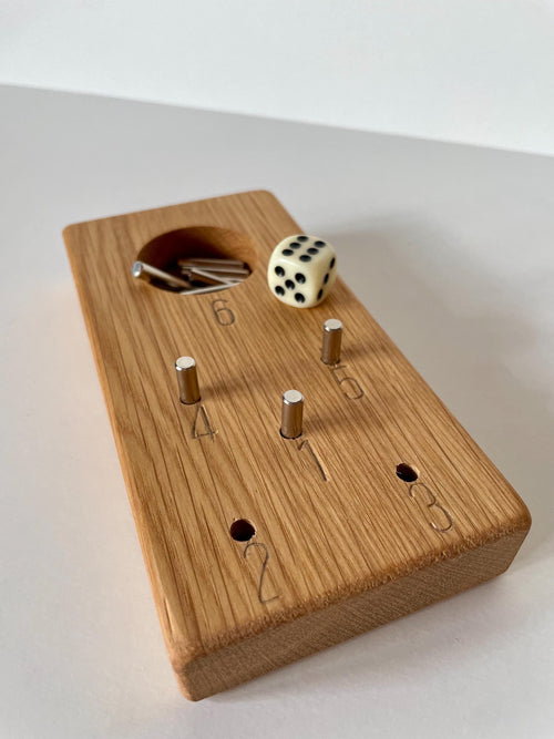 Freiwurf 6 Würfelspiel aus Eiche - Holzatelier TheobaldHolzatelier TheobaldMit Deckel