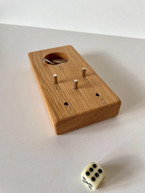 Freiwurf 6 Würfelspiel aus Eiche - Holzatelier TheobaldHolzatelier TheobaldMit Deckel