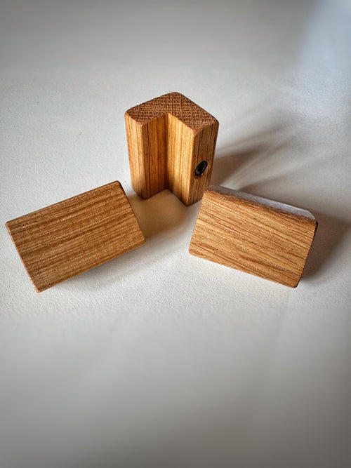 Möbelknopf Eiche in L - Form - Holzatelier TheobaldHolzatelier Theobald