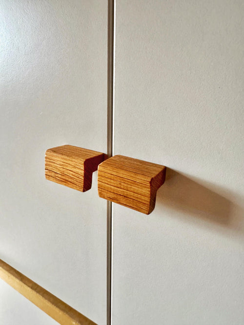 Möbelknopf Eiche in L - Form - Holzatelier TheobaldHolzatelier Theobald