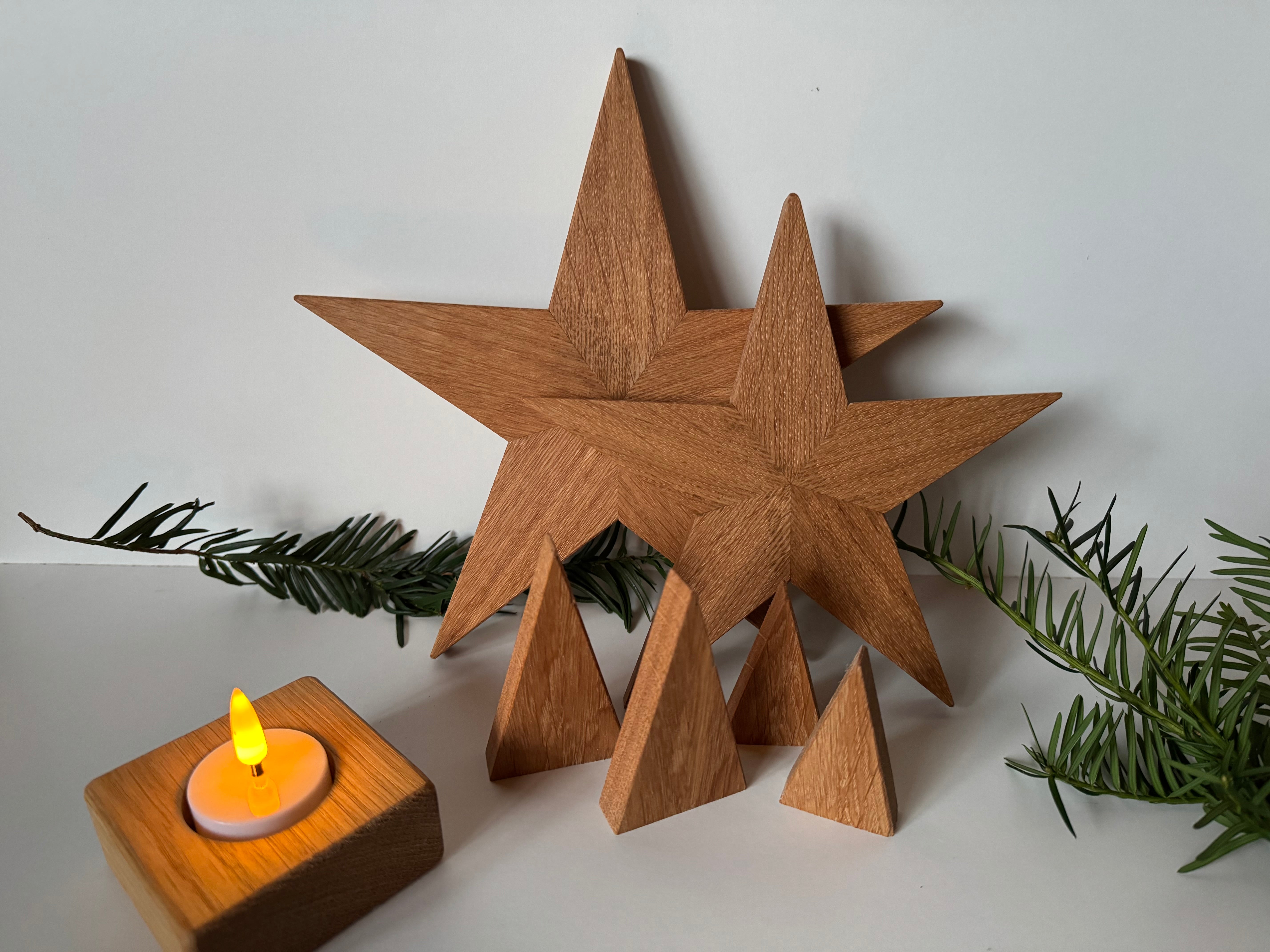Holz Weihnachtsbäume aus Eiche - Holzatelier TheobaldHolzatelier Theobald
