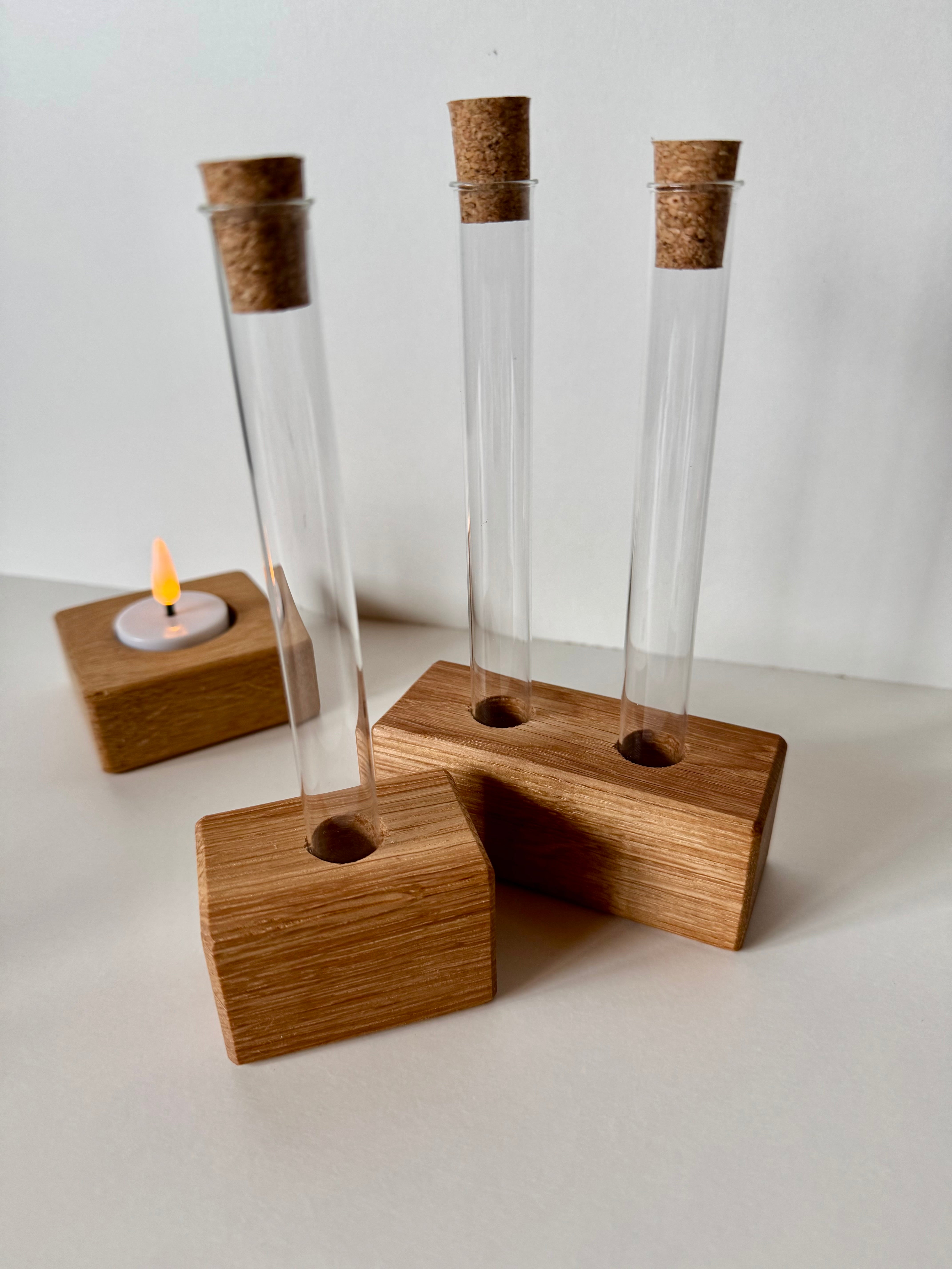 Florablock Vase Eiche mit Reagenzglas - Holzatelier TheobaldHolzatelier Theobald1 Reagenzglas