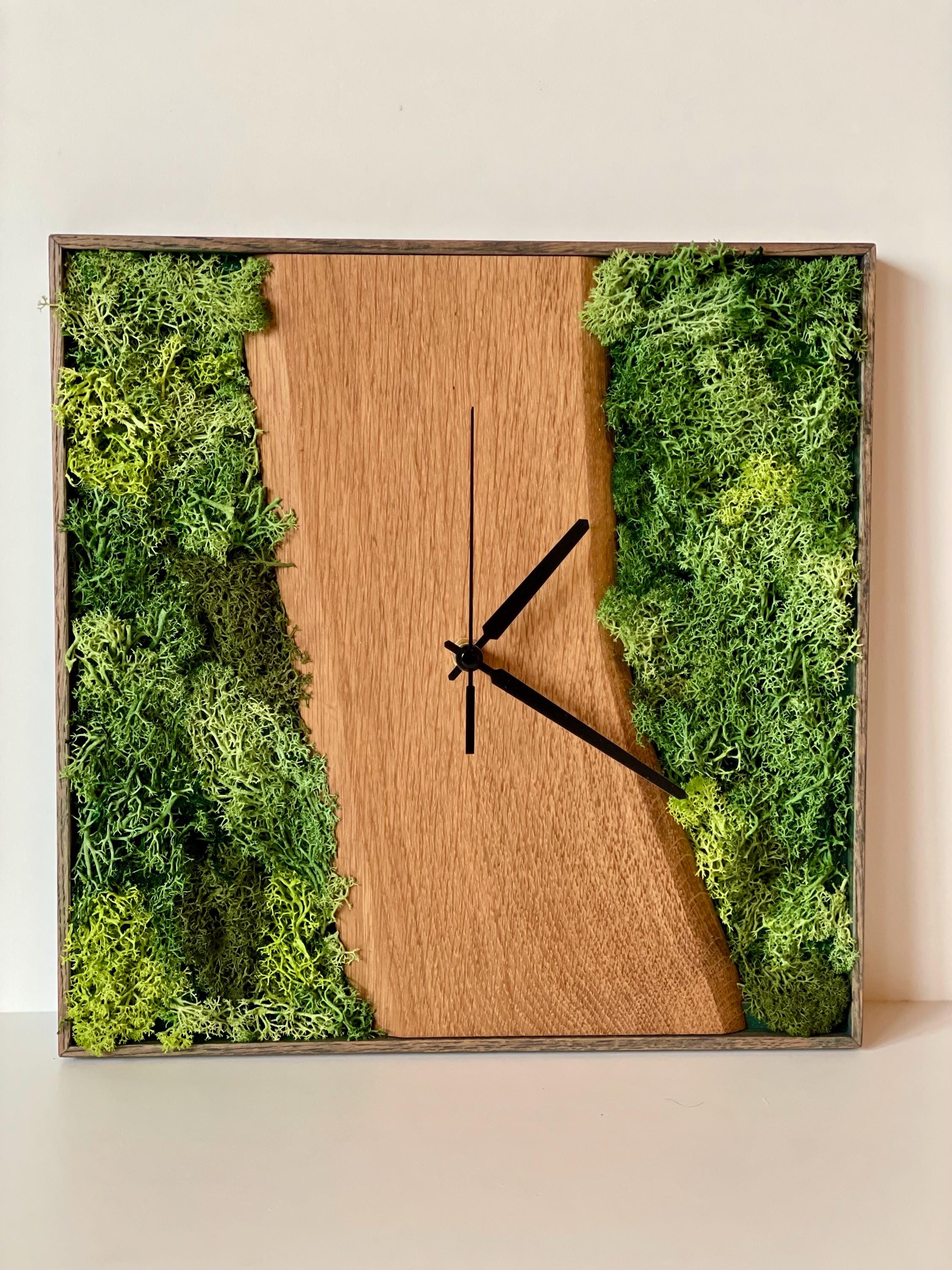 Wanduhr natürliches Moos & Eiche