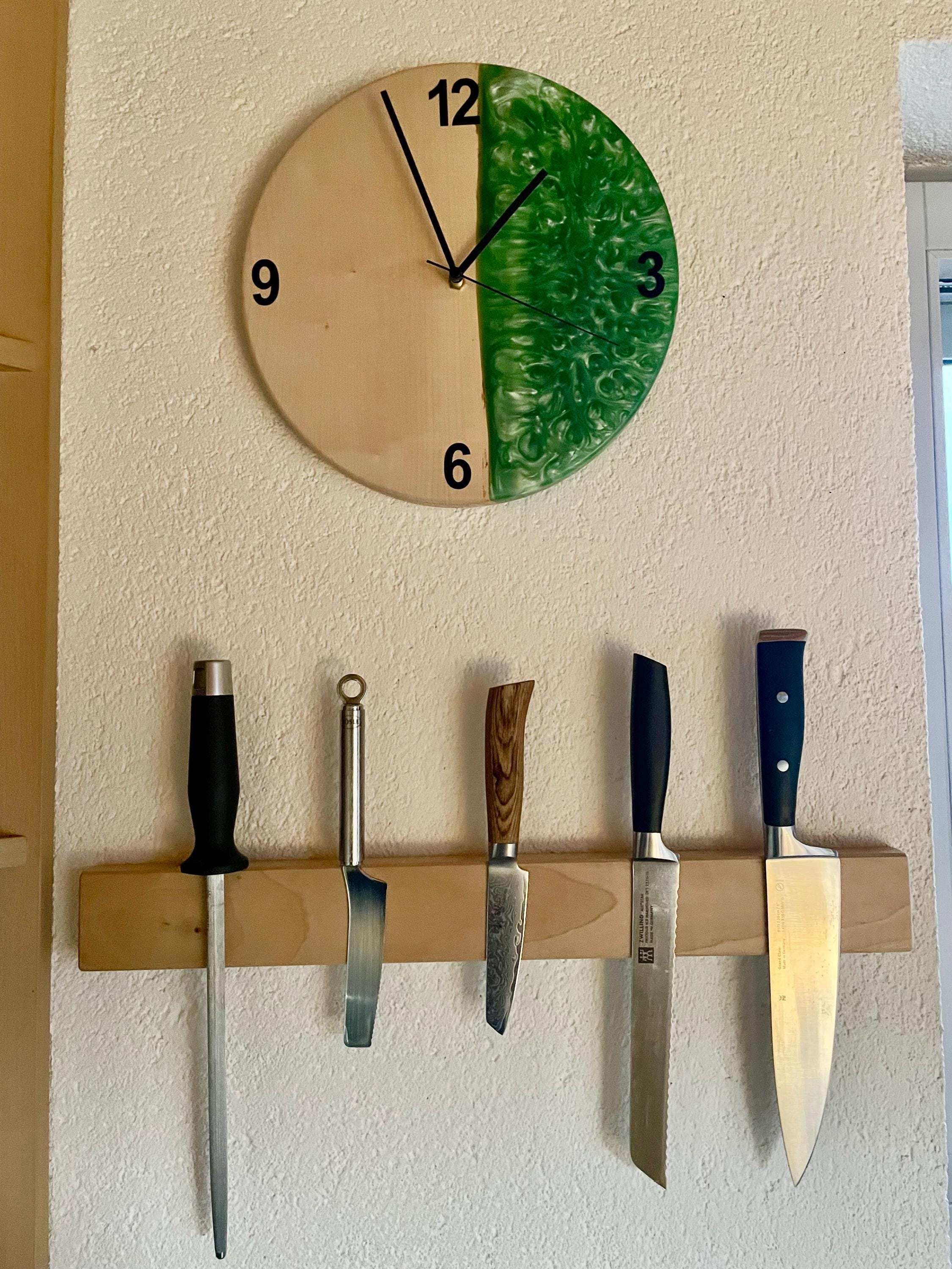 Wanduhr aus Epoxidharz & Ahorn - Holzatelier TheobaldHolzatelier Theobald