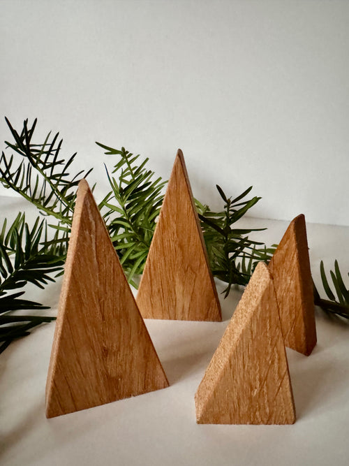 Holz Weihnachtsbäume aus Eiche - Holzatelier TheobaldHolzatelier Theobald