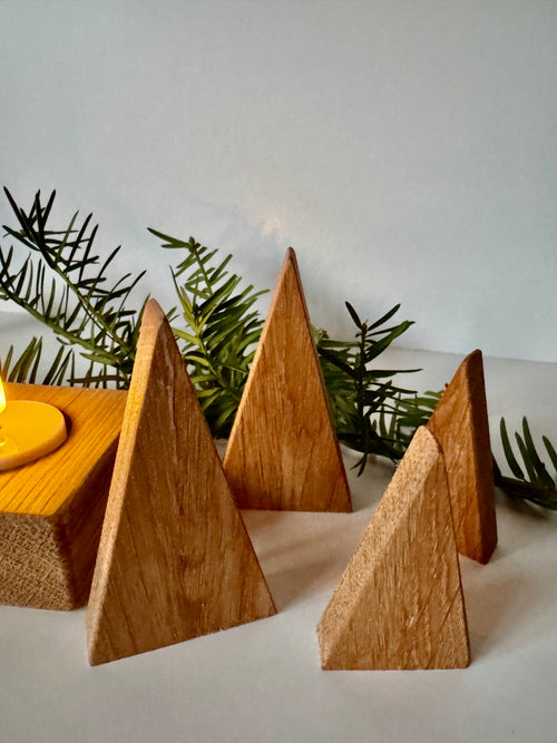 Holz Weihnachtsbäume aus Eiche - Holzatelier TheobaldHolzatelier Theobald