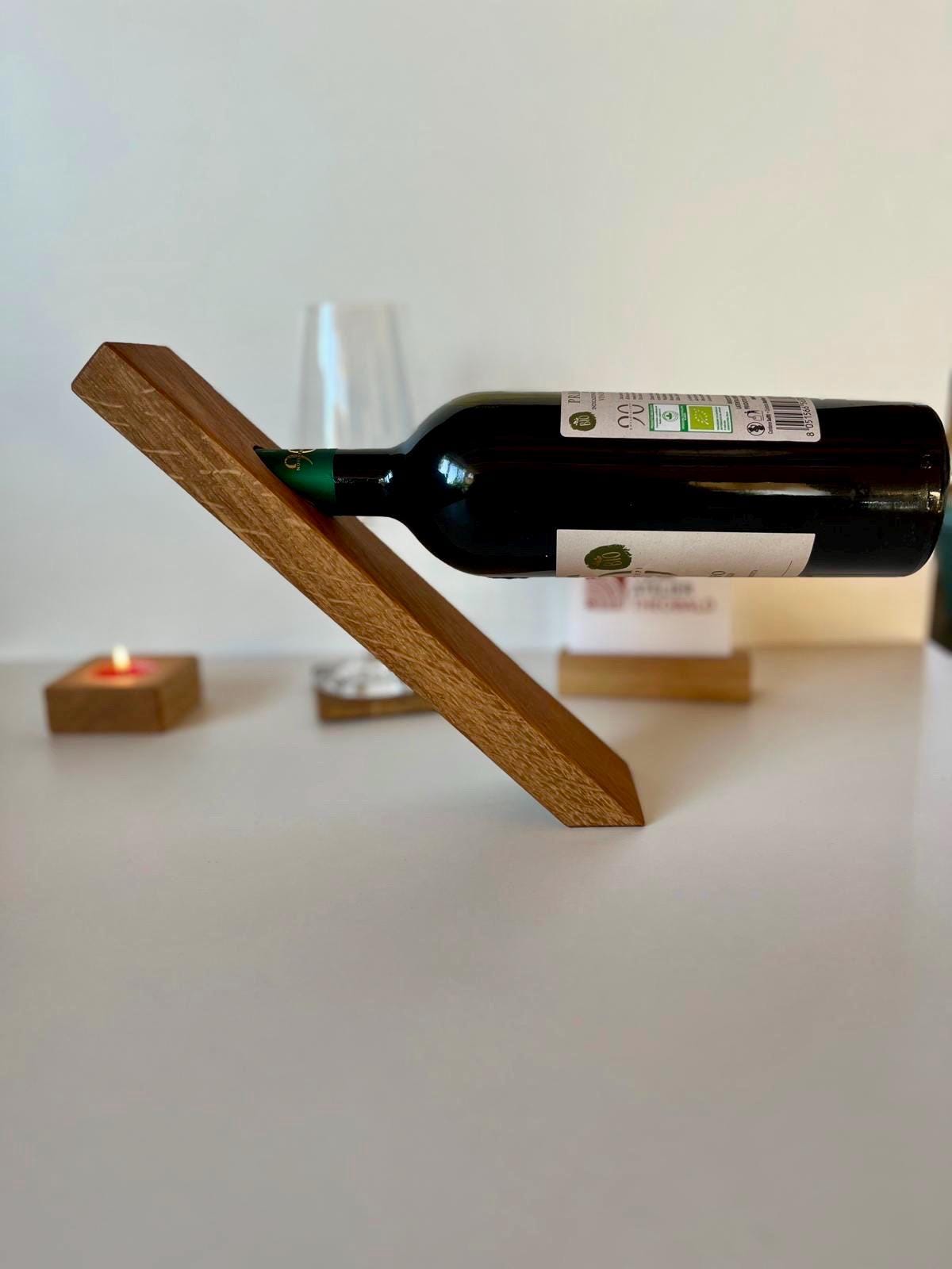 Schwebender Weinflaschenhalter aus Eiche - Holzatelier TheobaldHolzatelier TheobaldEiche